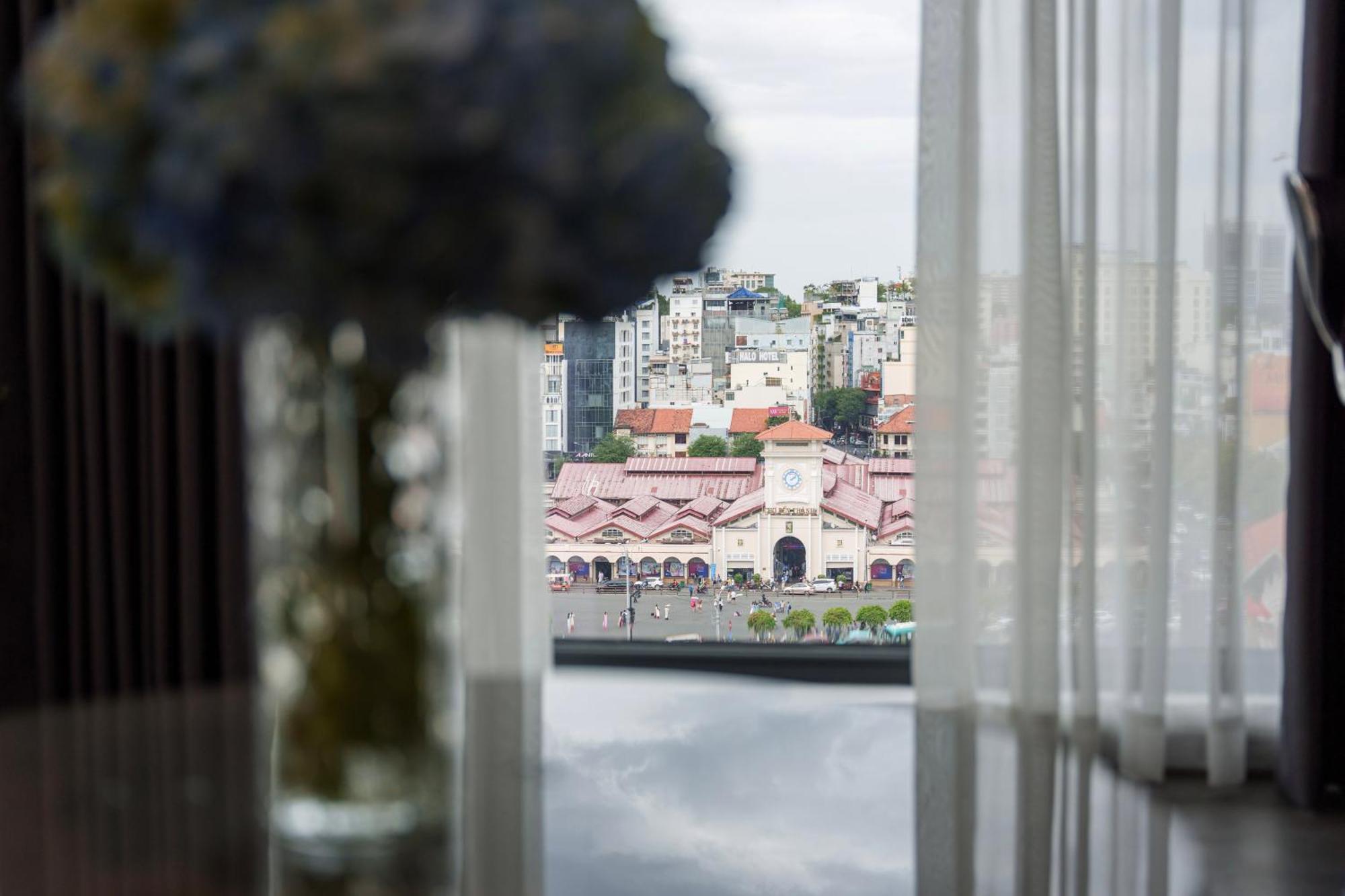 Khách sạn Cityhouse- El Pino Realm At Metro Ben Thanh Market 4*