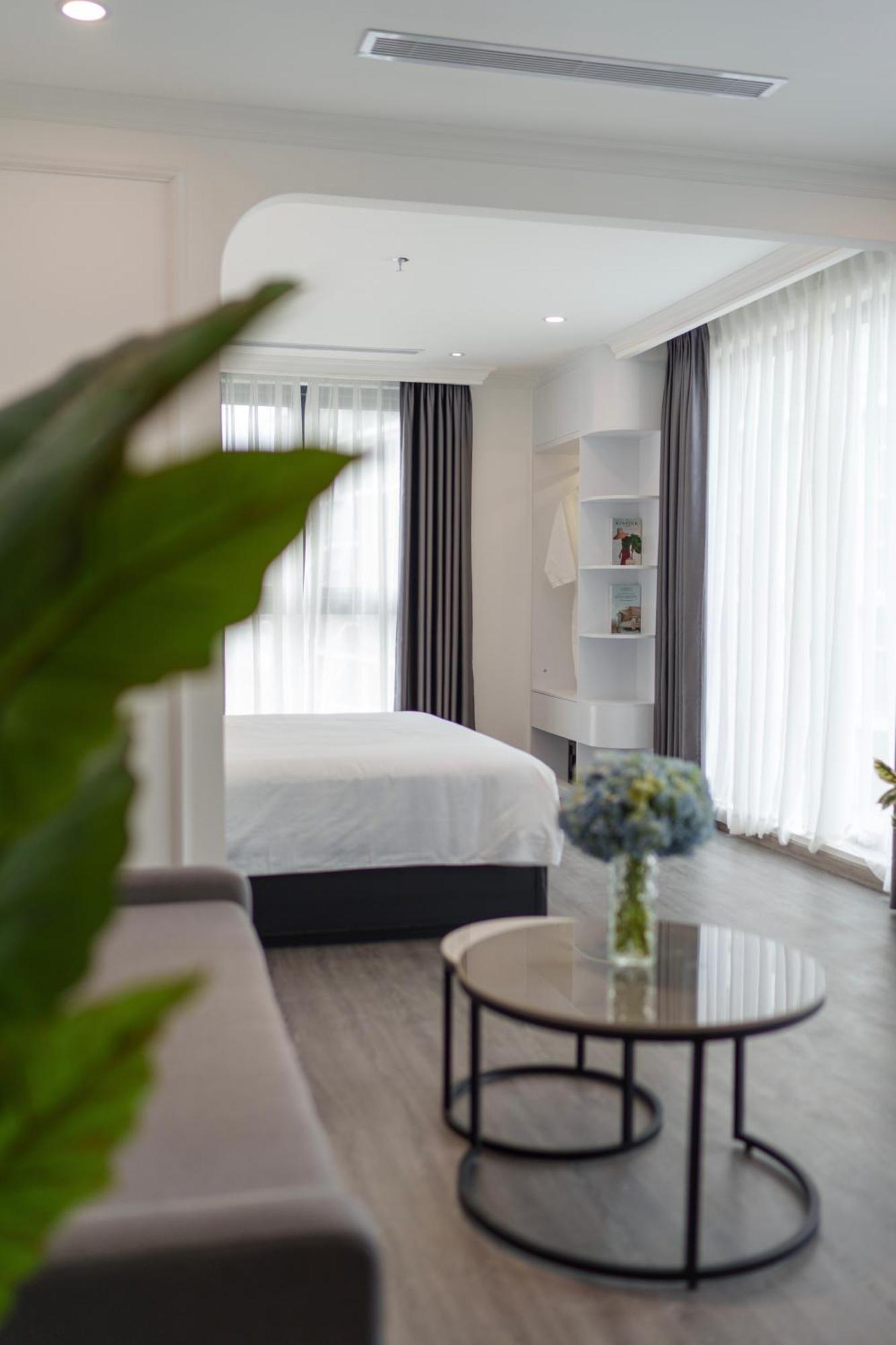 Khách sạn Cityhouse- El Pino Realm At Metro Ben Thanh Market 4*