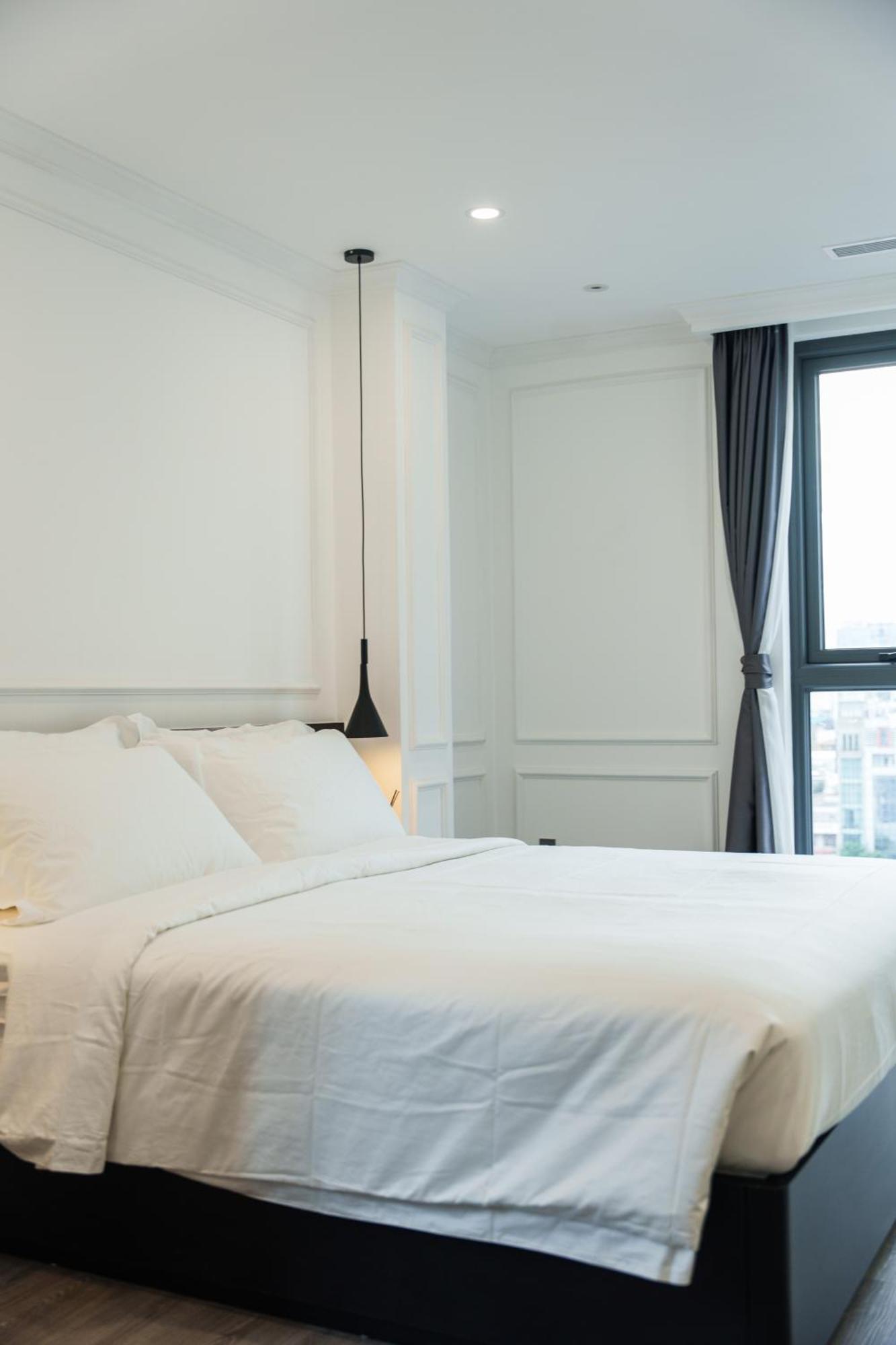 Khách sạn Cityhouse- El Pino Realm At Metro Ben Thanh Market 4*